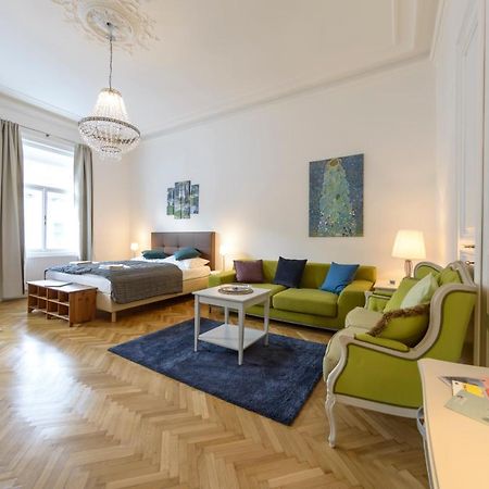 וינה Senator Suite Stephansplatz By Ichbucheat מראה חיצוני תמונה