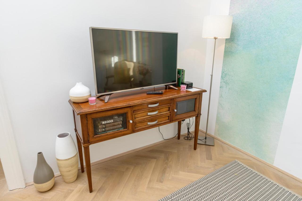 וינה Senator Suite Stephansplatz By Ichbucheat מראה חיצוני תמונה