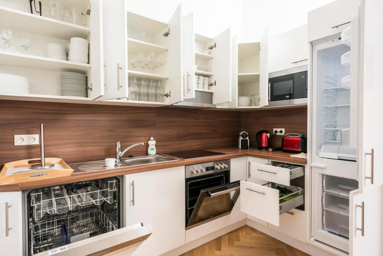 וינה Senator Suite Stephansplatz By Ichbucheat מראה חיצוני תמונה