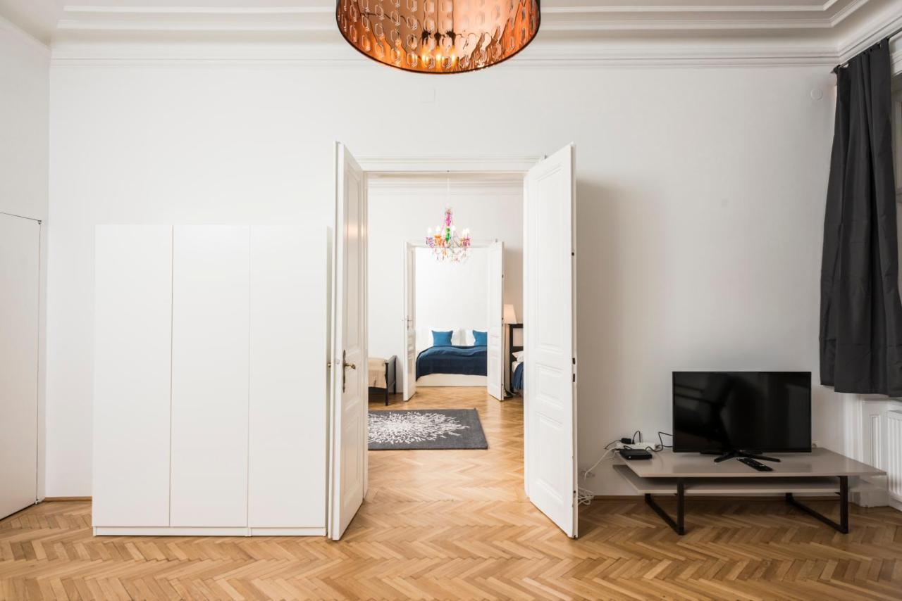 וינה Senator Suite Stephansplatz By Ichbucheat מראה חיצוני תמונה