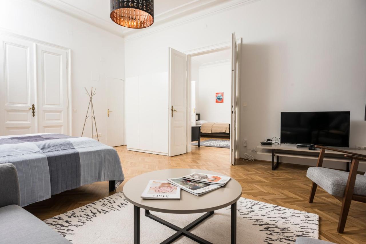 וינה Senator Suite Stephansplatz By Ichbucheat מראה חיצוני תמונה