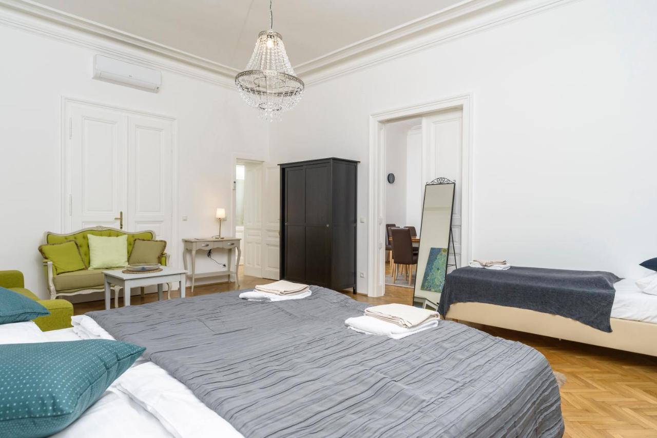 וינה Senator Suite Stephansplatz By Ichbucheat מראה חיצוני תמונה