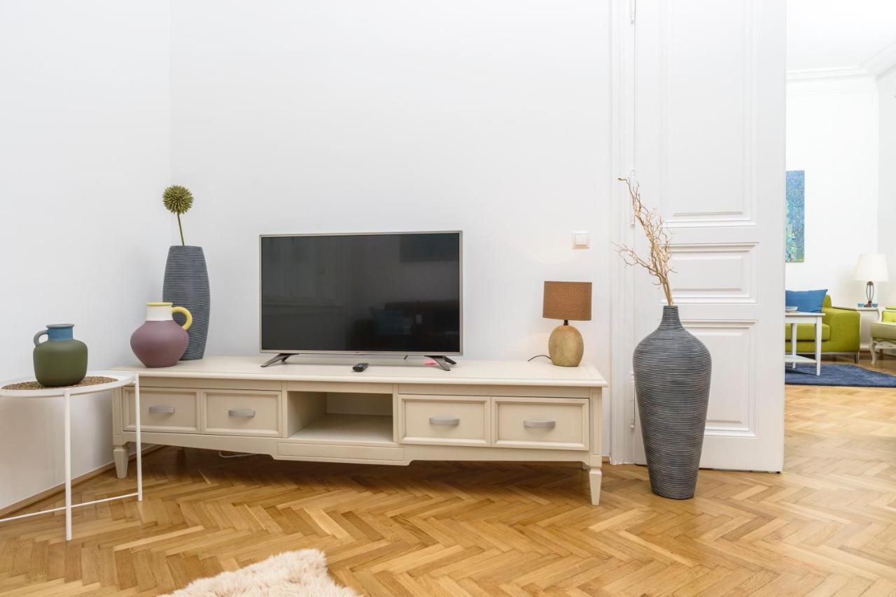 וינה Senator Suite Stephansplatz By Ichbucheat מראה חיצוני תמונה
