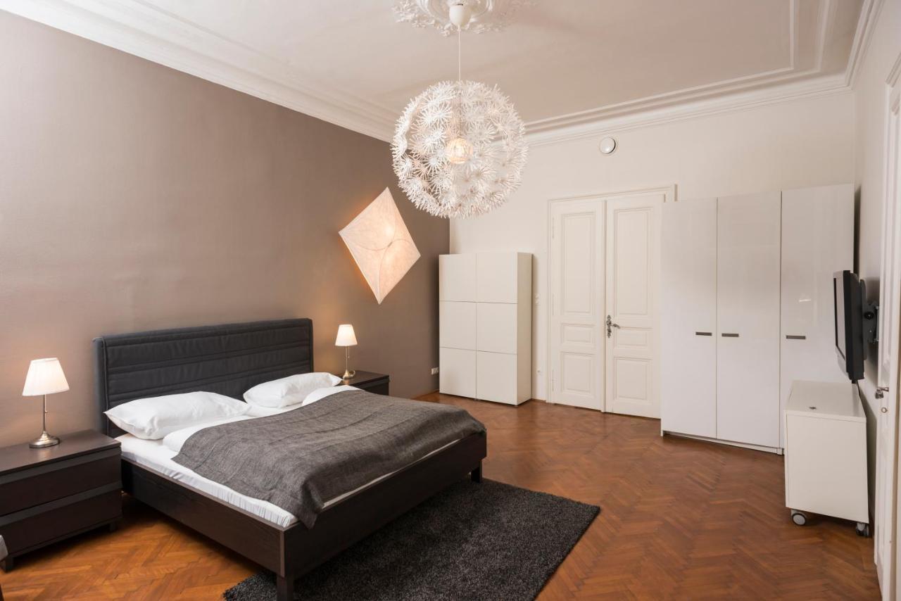 וינה Senator Suite Stephansplatz By Ichbucheat מראה חיצוני תמונה
