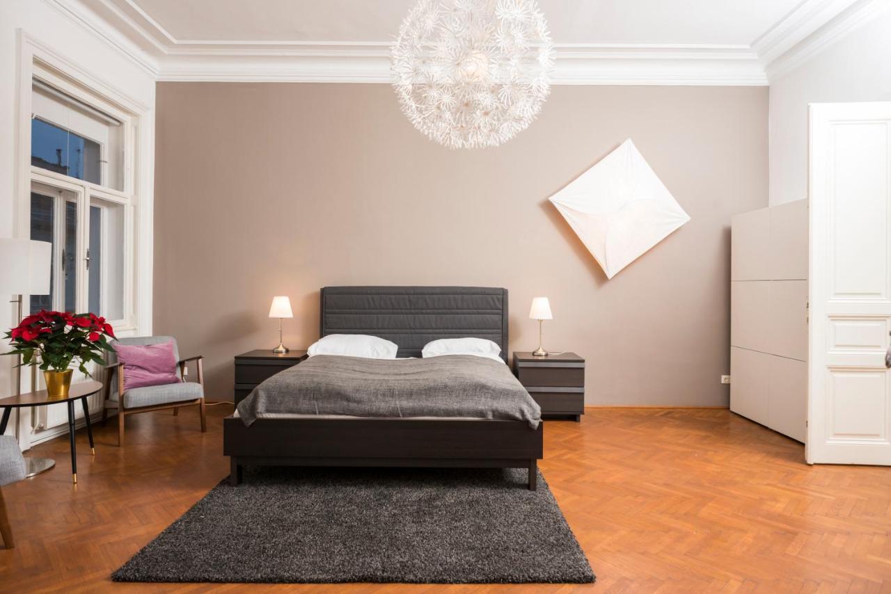 וינה Senator Suite Stephansplatz By Ichbucheat מראה חיצוני תמונה
